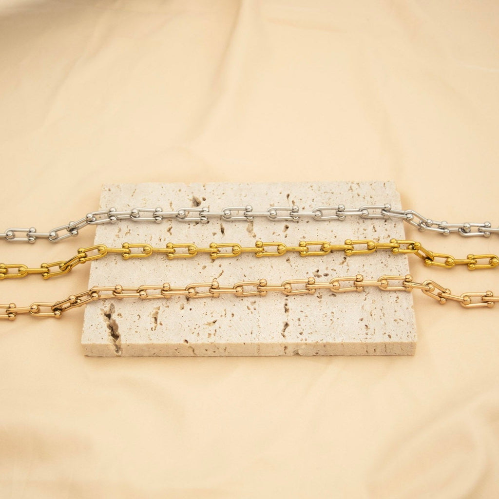 Horse Shoe U - Link Necklace - Ornaments Co - 18K Gold Plated